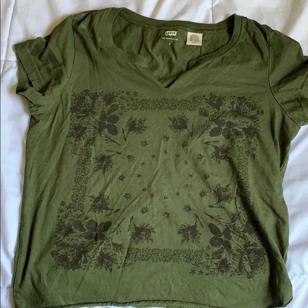 Levi’s olive green tee